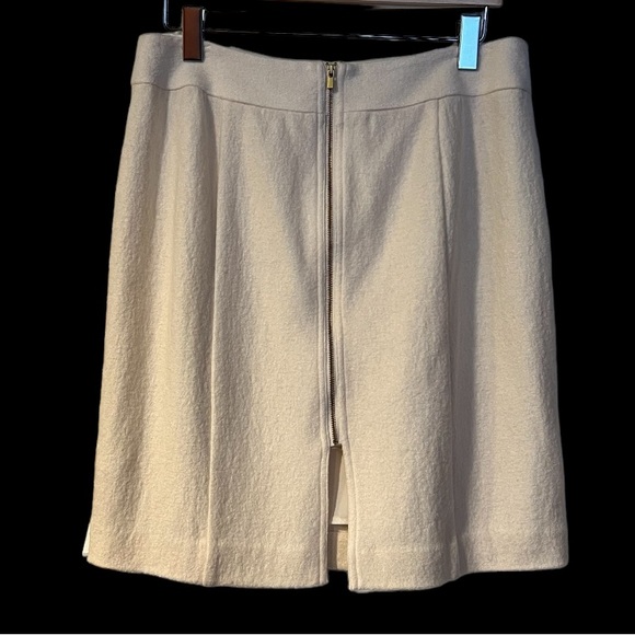 Banana Republic Winter White - Cocoon Skirt - Picture 3 of 8